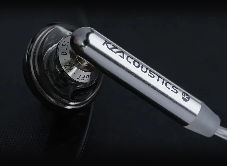 KZ Duet Obsidian Black earbud macro shot