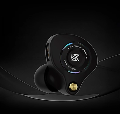 KZ Eldar black earphone close-up