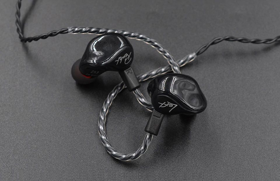 KZ ZS3 Photo headphones 1